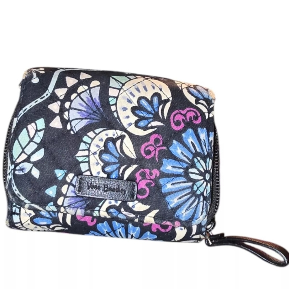 VERA BRADLEY Bramble Pattern Accordion Wallet